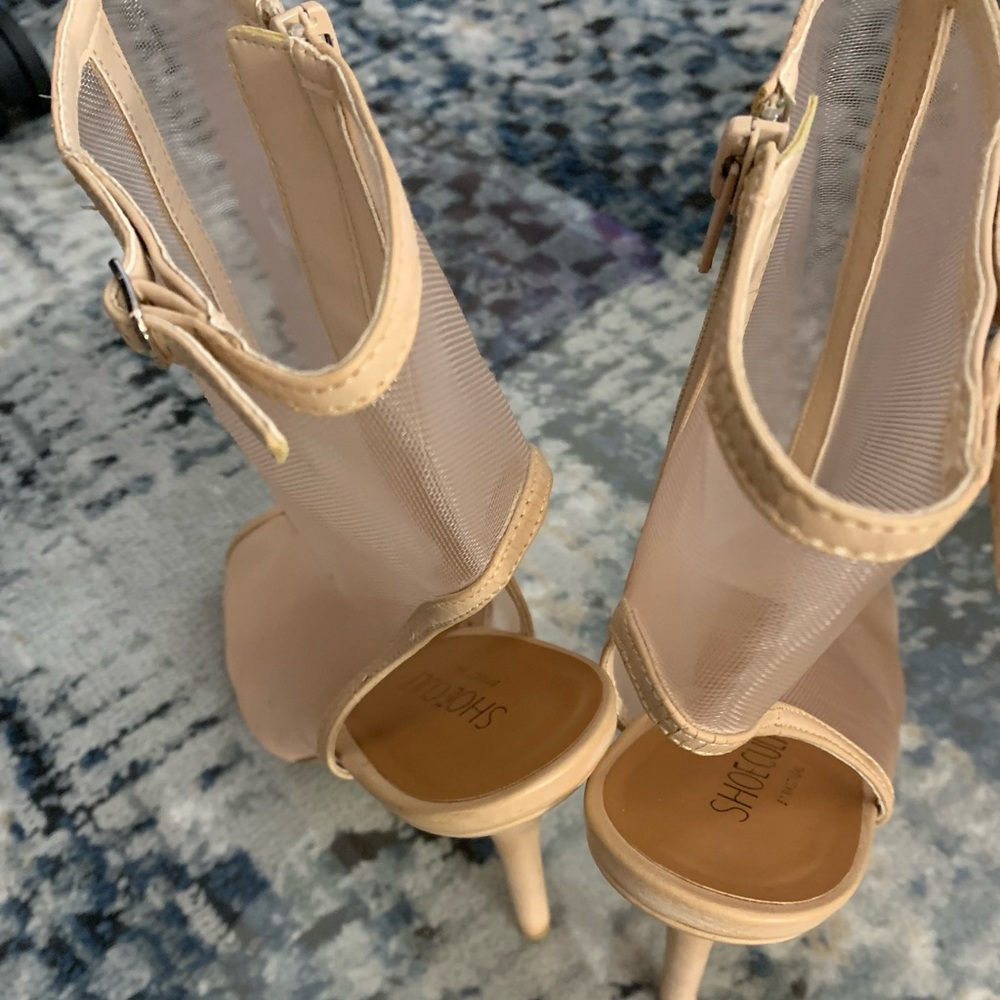 Shoes - Picture 5 of 9